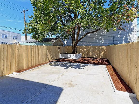 2nd image of 5103 Avenue