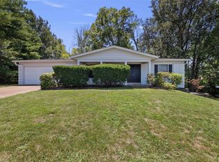 241 Essex Mill Dr, Ballwin, MO