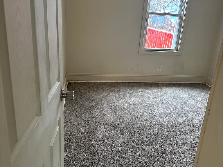 6 Seneca Ave #A — Photo 4