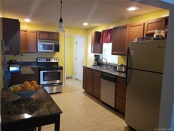 3rd image of 103 Freeze Ave NW