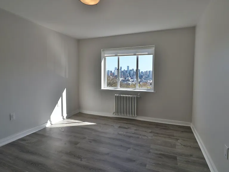 1800 Taylor Ave N #110 — Photo 11