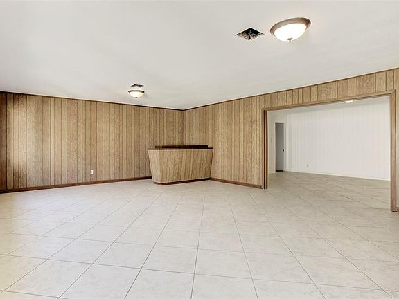 Extra addition that has over size space that allows for fun gatherings.