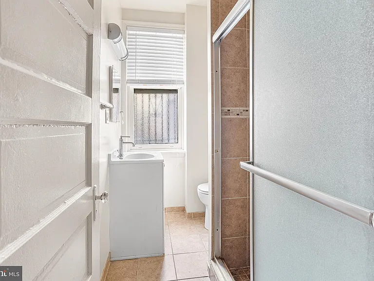 312 S 12th St #1RR — Photo 7