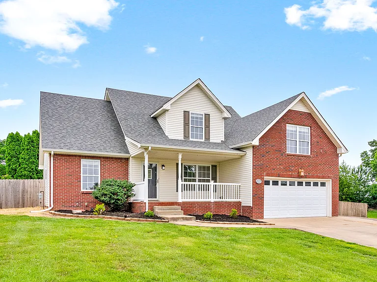 706 Shamrock Ct — Photo 35