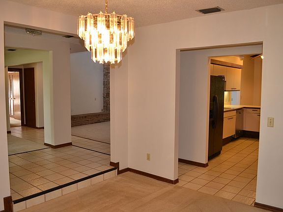 4th image of 7910 Southwind Ct