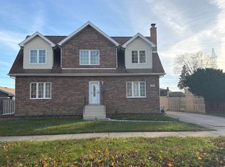 8017 Newland Ave, Burbank, IL 60459