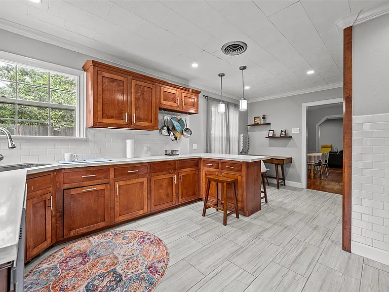 2311 Addison Rd — Photo 21