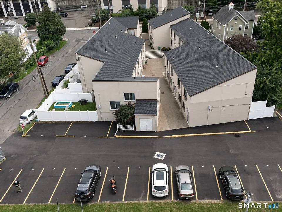 84 Taylor Ave #4