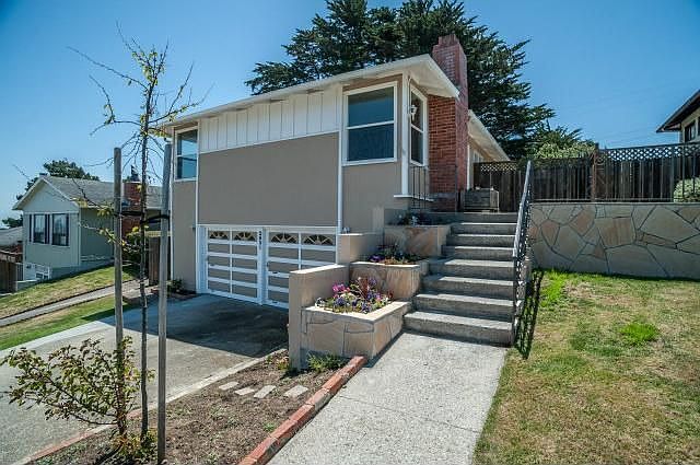 1st image of 2651 Rollingwood Dr