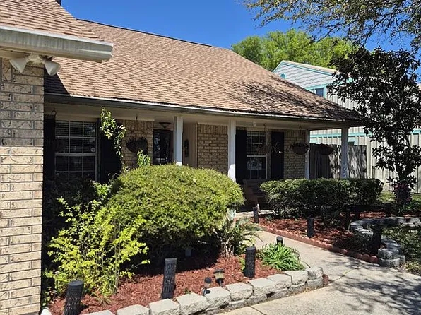 393 Moonraker Dr, Slidell, LA 70458