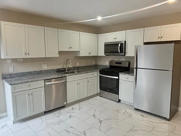 30 Forest Ave — Photo 20