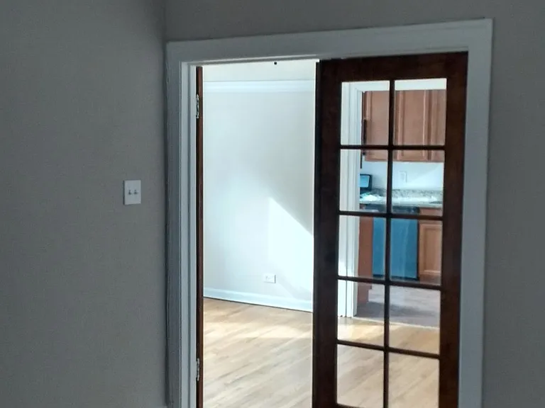 1239 W Greenleaf Ave #1 — Photo 8