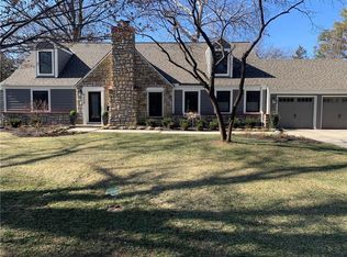 9408 Manor Rd, Leawood, KS 66206
