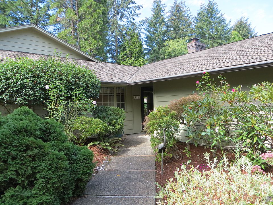 2nd image of 224 Greenridge Dr