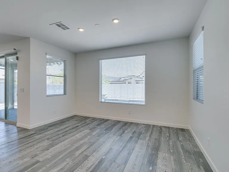 6915 Fordham Creek St — Photo 18