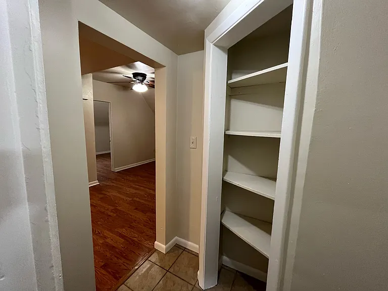217 Stratford Ave — Photo 37