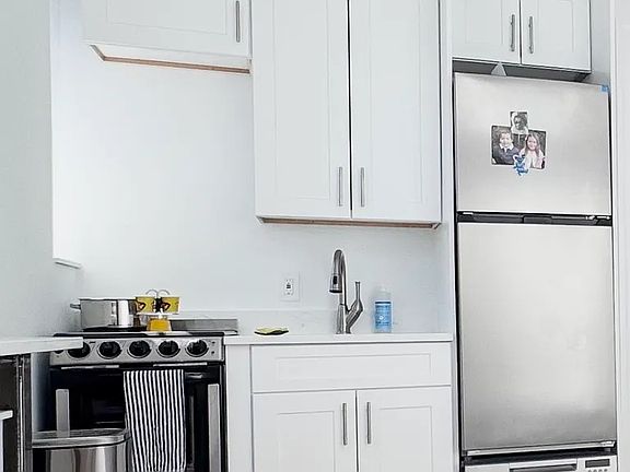 5th image of 189 W 10th St APT 4E
