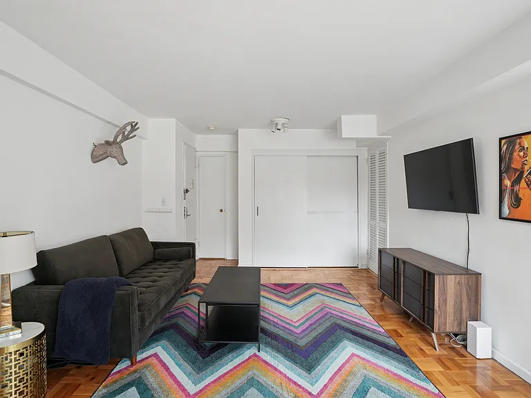 335 E 51st St #10F — Photo 7