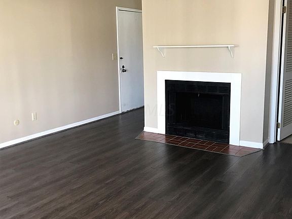 2nd image of 2200 Hedgerow Rd #2200J