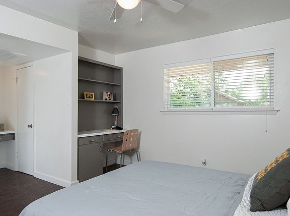 2nd image of 1607 W Oak St APT 205