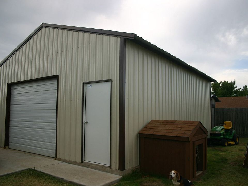 2nd image of 3221 SW 83rd St