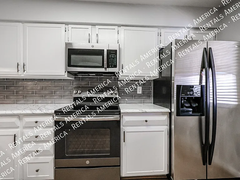 1052 S San Jose #2 — Photo 9