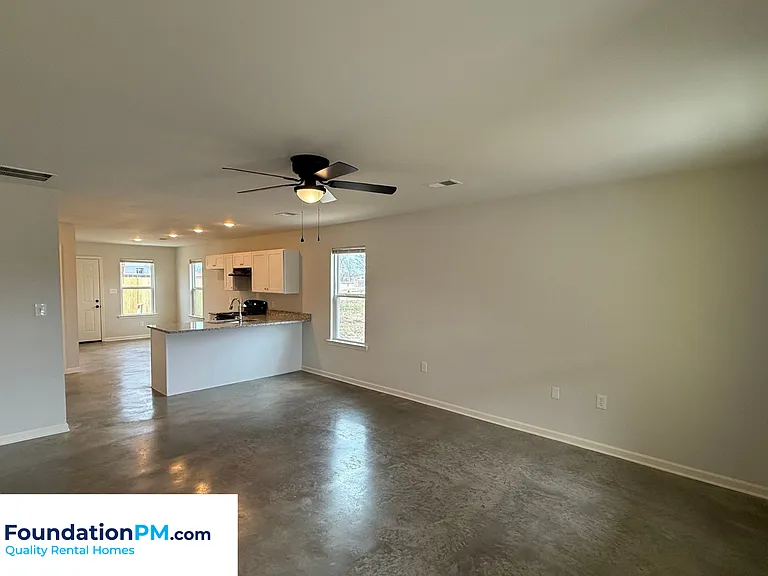 2506 E Tyler Ave — Photo 7