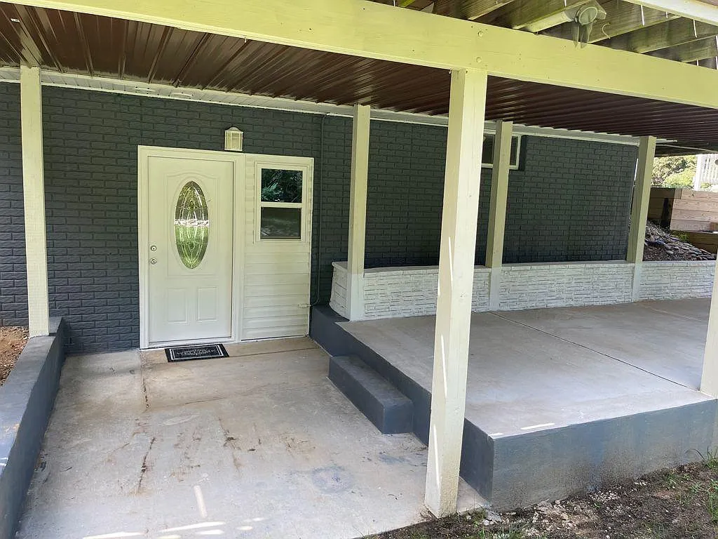 6431 Locust Ln — Photo 1