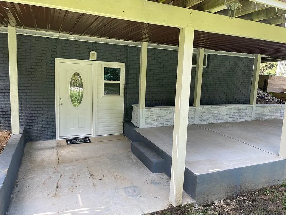 6431 Locust Ln