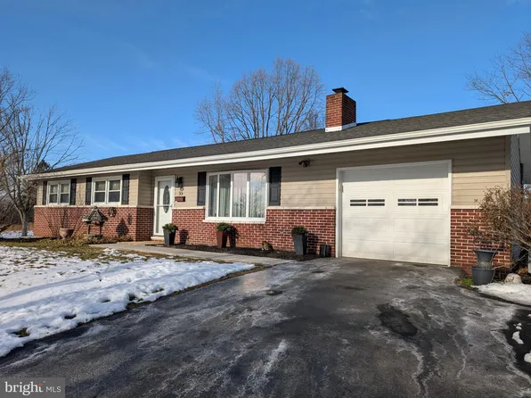 35 Turner Dr, Fayetteville, PA 17222