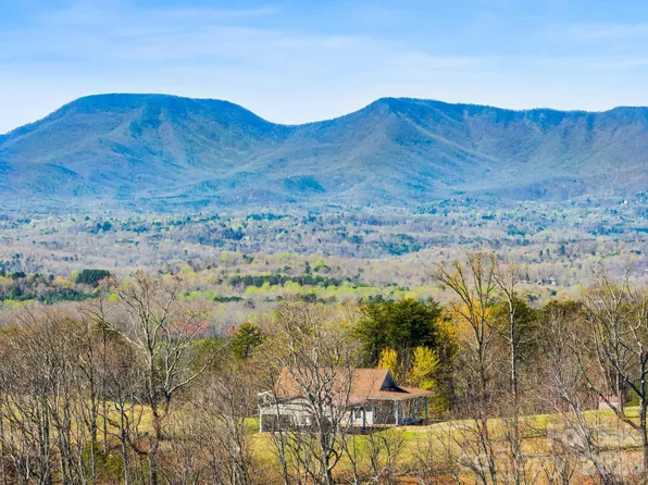 25 Preservation Trl, Columbus, NC 28722