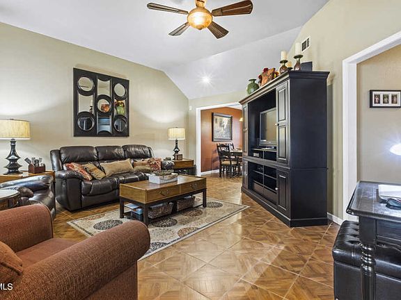 5th image of 7024 Oakhurst Dr