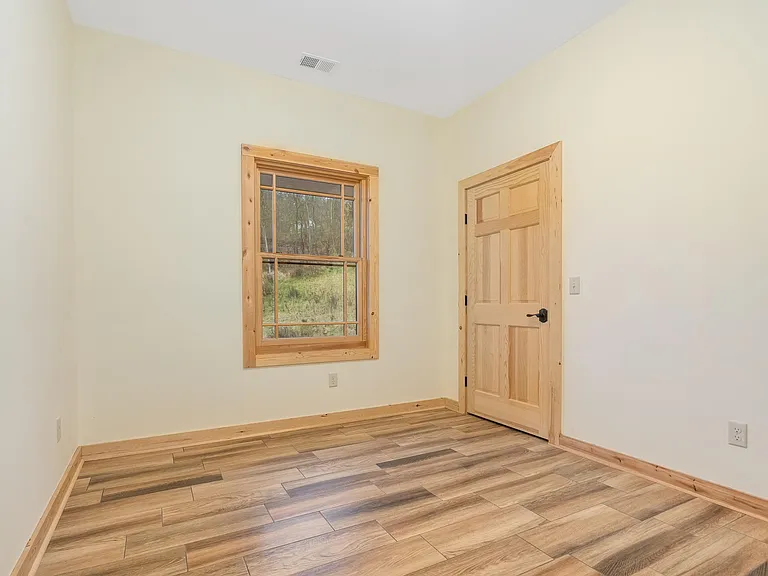 13 Johnston Dr — Photo 9