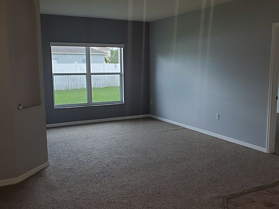 5th image of 308 Ashburton Way