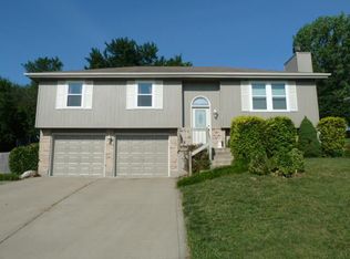 904 SW Shorthorn Dr, Grain Valley, MO 64029