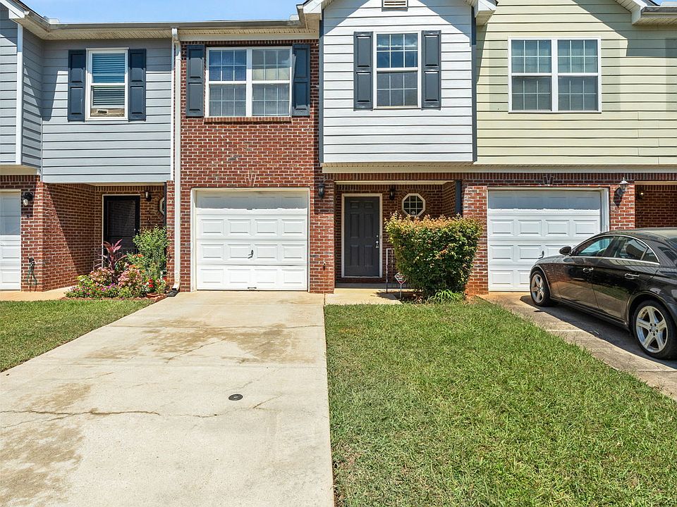 1st image of 515 Magnolia Gardens Walk