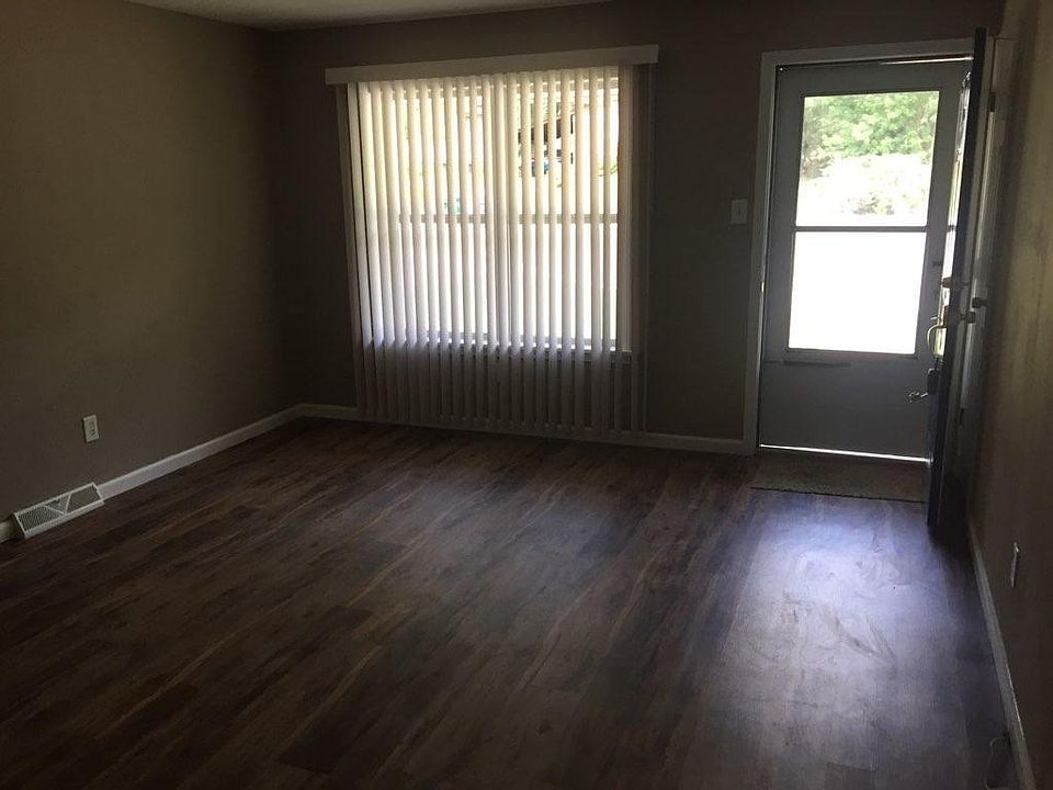 1st image of 11802 Lillian Ave