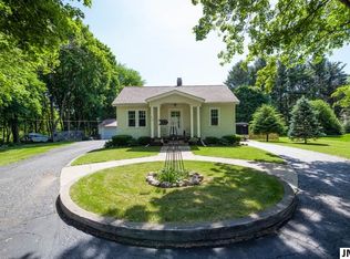 615 Blackman Rd, Jackson, MI 49201