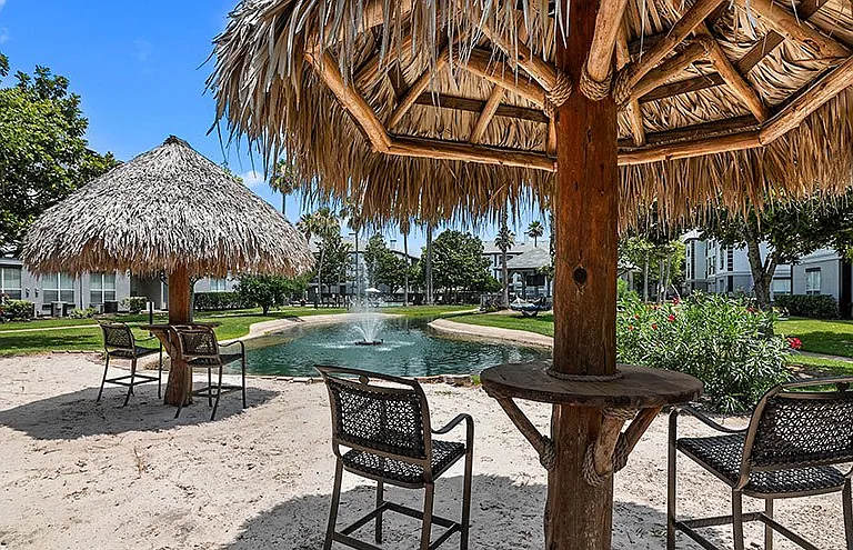 The Palms at Clear Lake Apartments — Photo 25