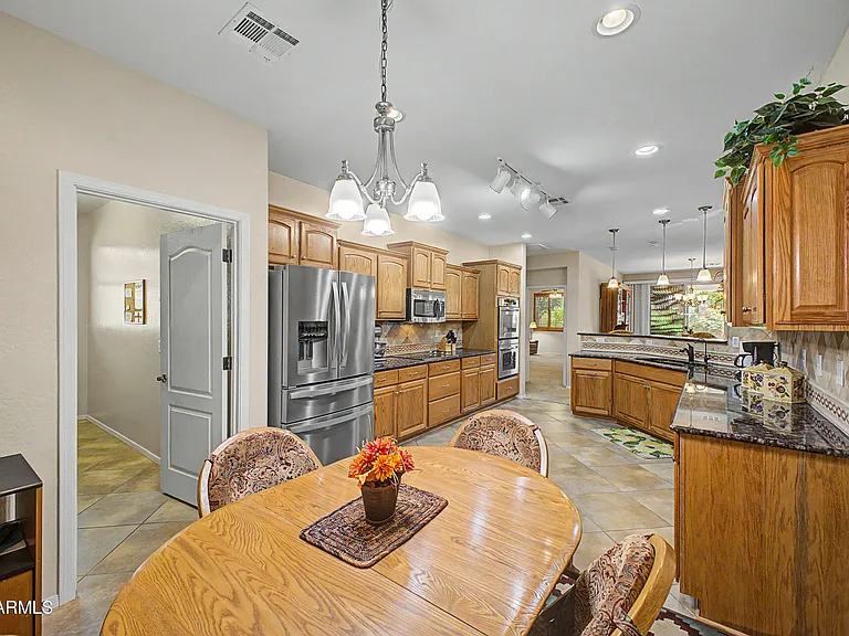 22568 W Shadow Dr — Photo 4