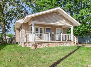 1104 E Reeves St, Marion, IL 62959
