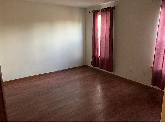 5th image of 815-1 NE Illinois St