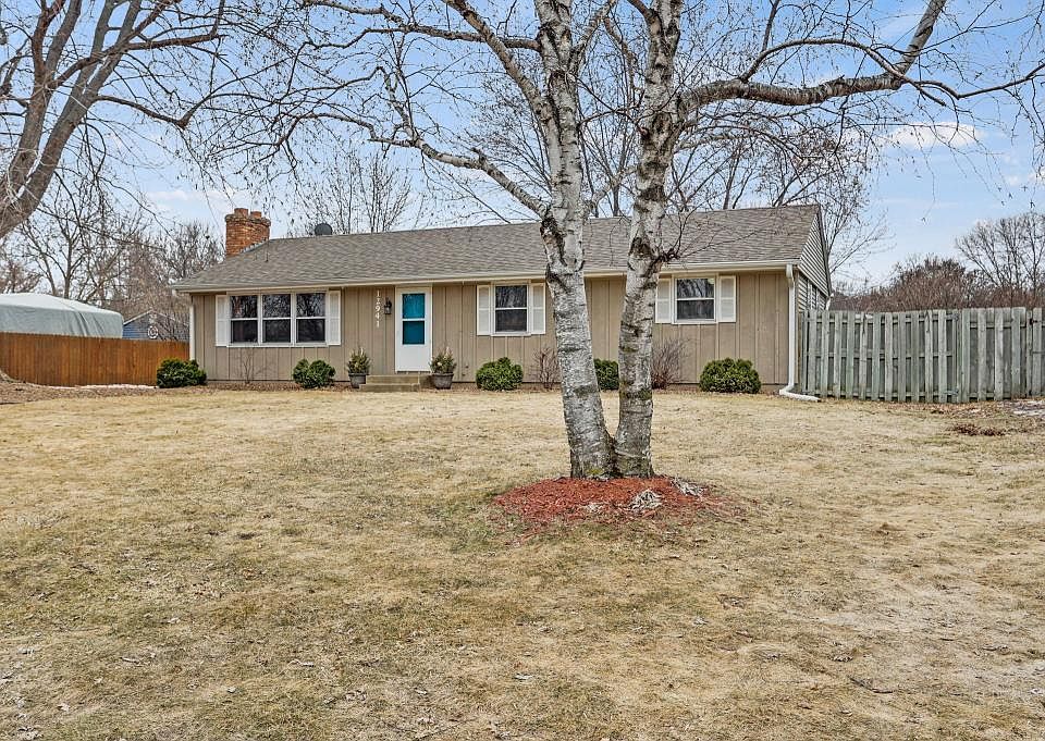 1st image of 12941 Revere Ln N