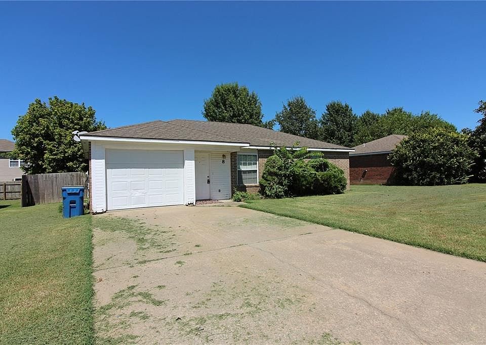 1st image of 8 Burnett Cir