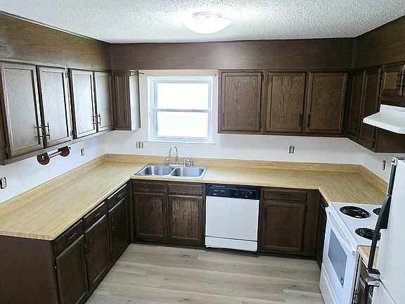 5th image of 2732 Fairfield Ave