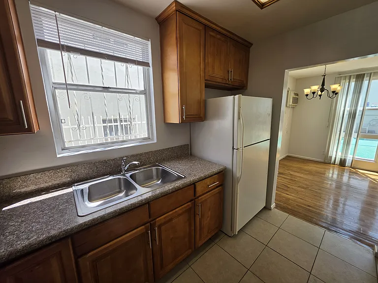 1732 N Harvard Blvd #106 — Photo 9