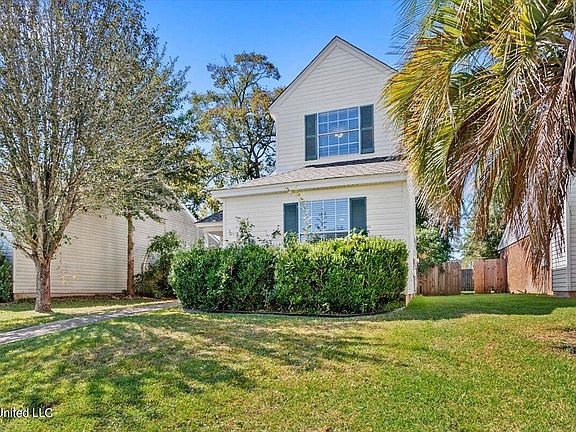 3rd image of 13435 Windridge Dr