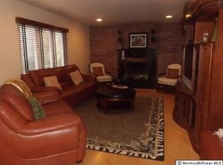 55 Bonnie Dr, Manalapan, NJ