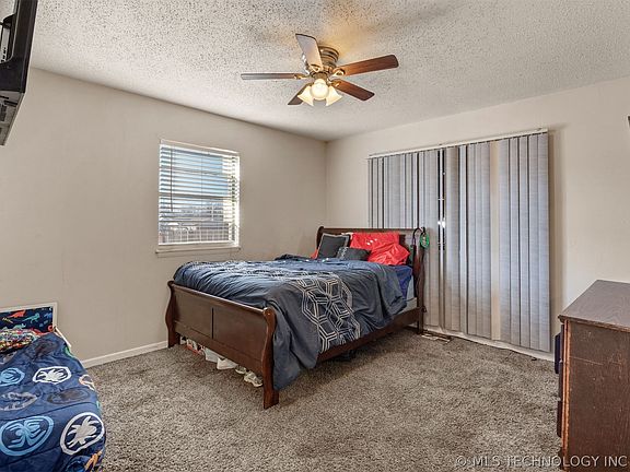 5th image of 407 N Hillman St