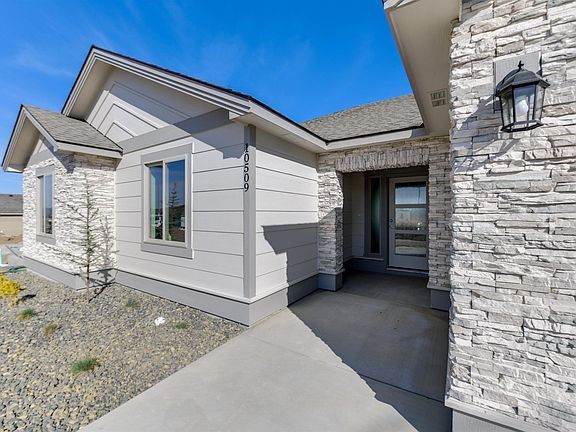 2nd image of 10509 Chinook Dr